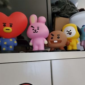 BTS- BT21 figures